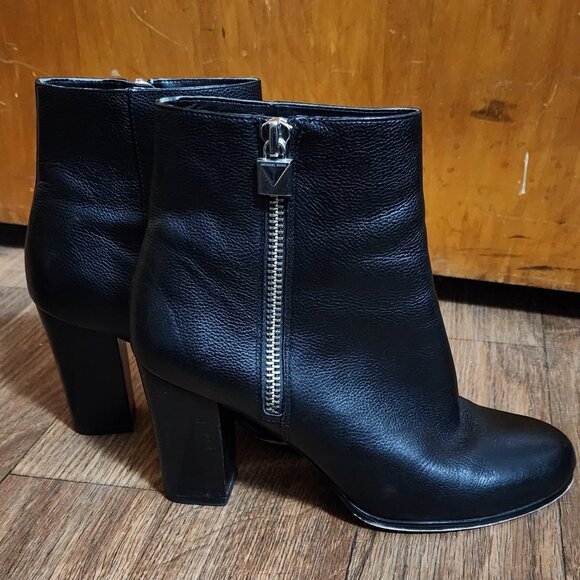 Michael Khors Heeled Booties (Black - 8M) - Picture 1 of 7